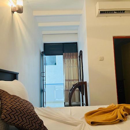 Crystal Wave Holiday Resort Polhena Matara Exterior photo