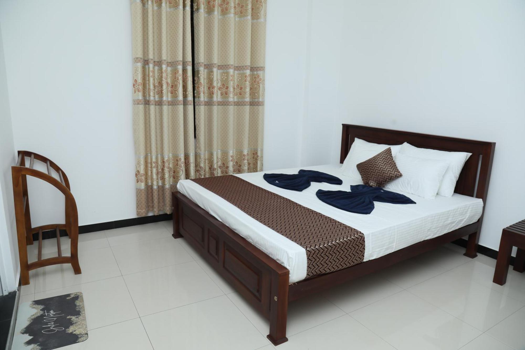 Crystal Wave Holiday Resort Polhena Matara Exterior photo