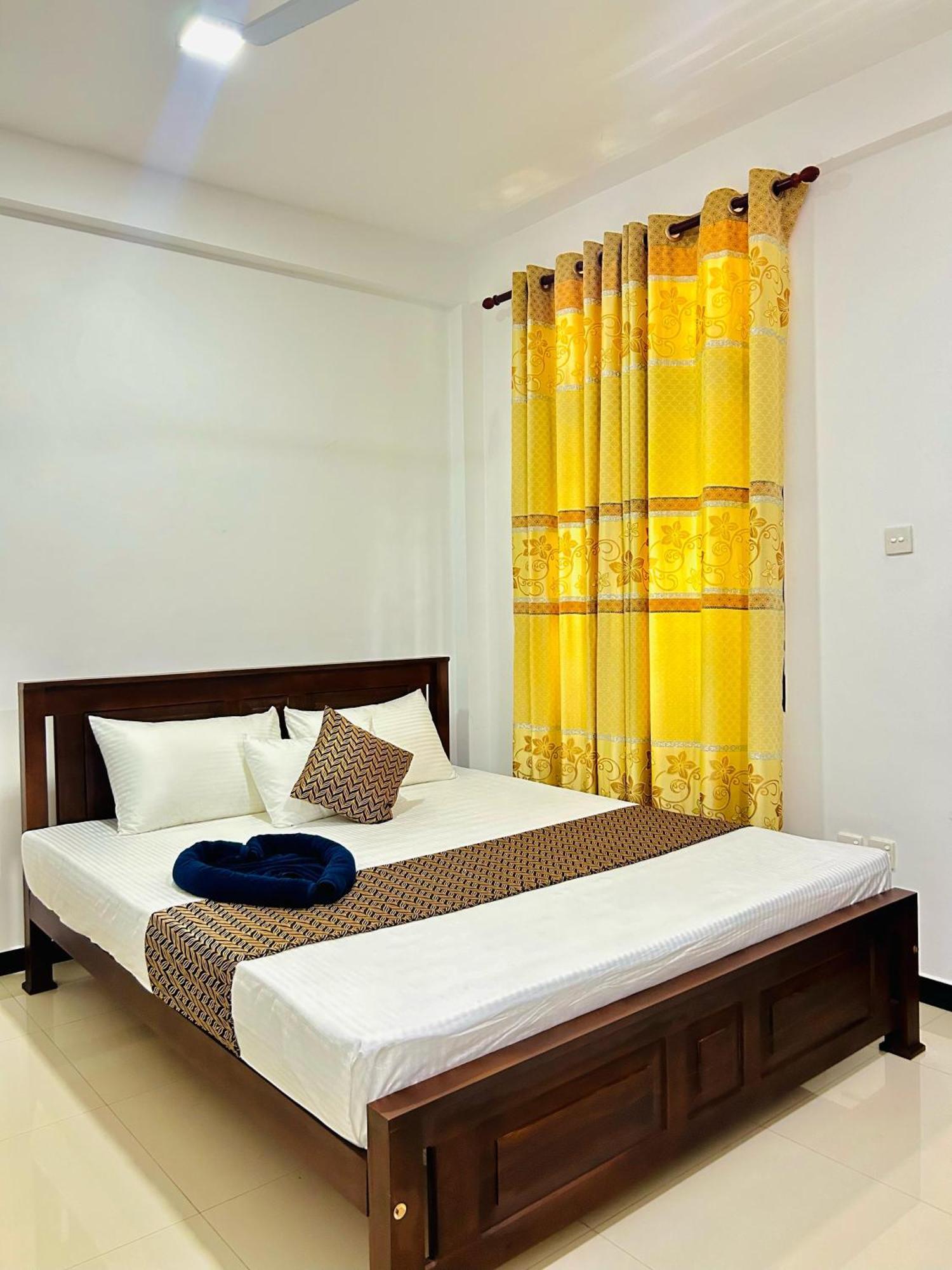 Crystal Wave Holiday Resort Polhena Matara Exterior photo