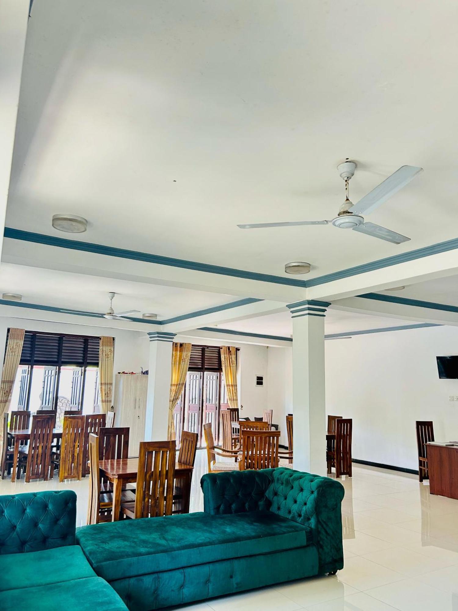 Crystal Wave Holiday Resort Polhena Matara Exterior photo